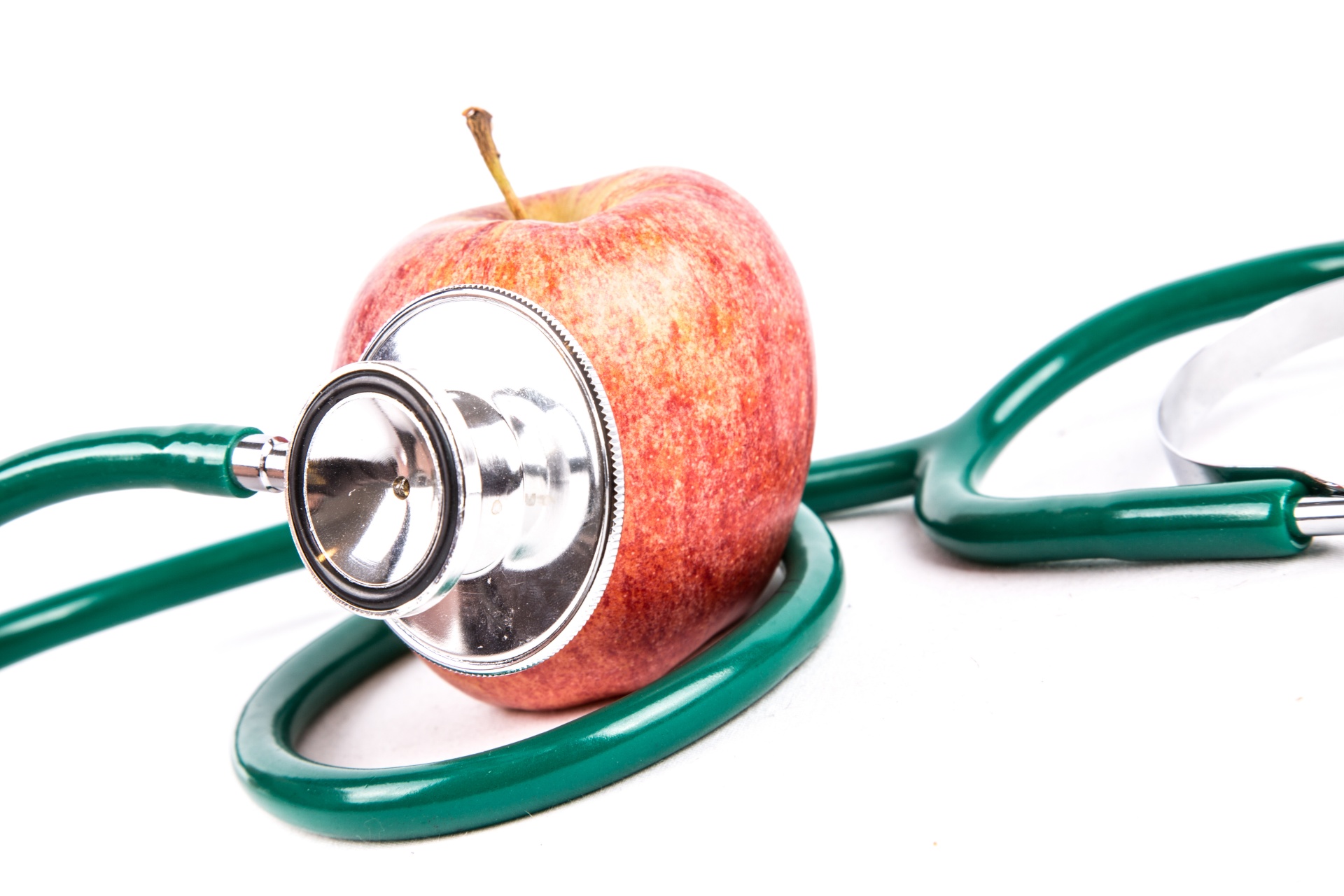 apple-and-stethoscope-1473873114VQU